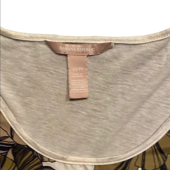 Banana Republic silk and cotton jersey top with funky cream and olive fl… - Picture 7 of 9